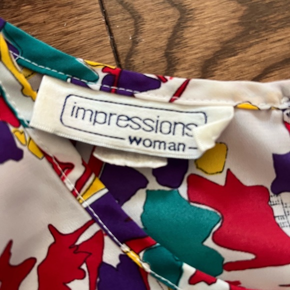 Vintage bold patterned short sleeve top - Picture 2 of 4